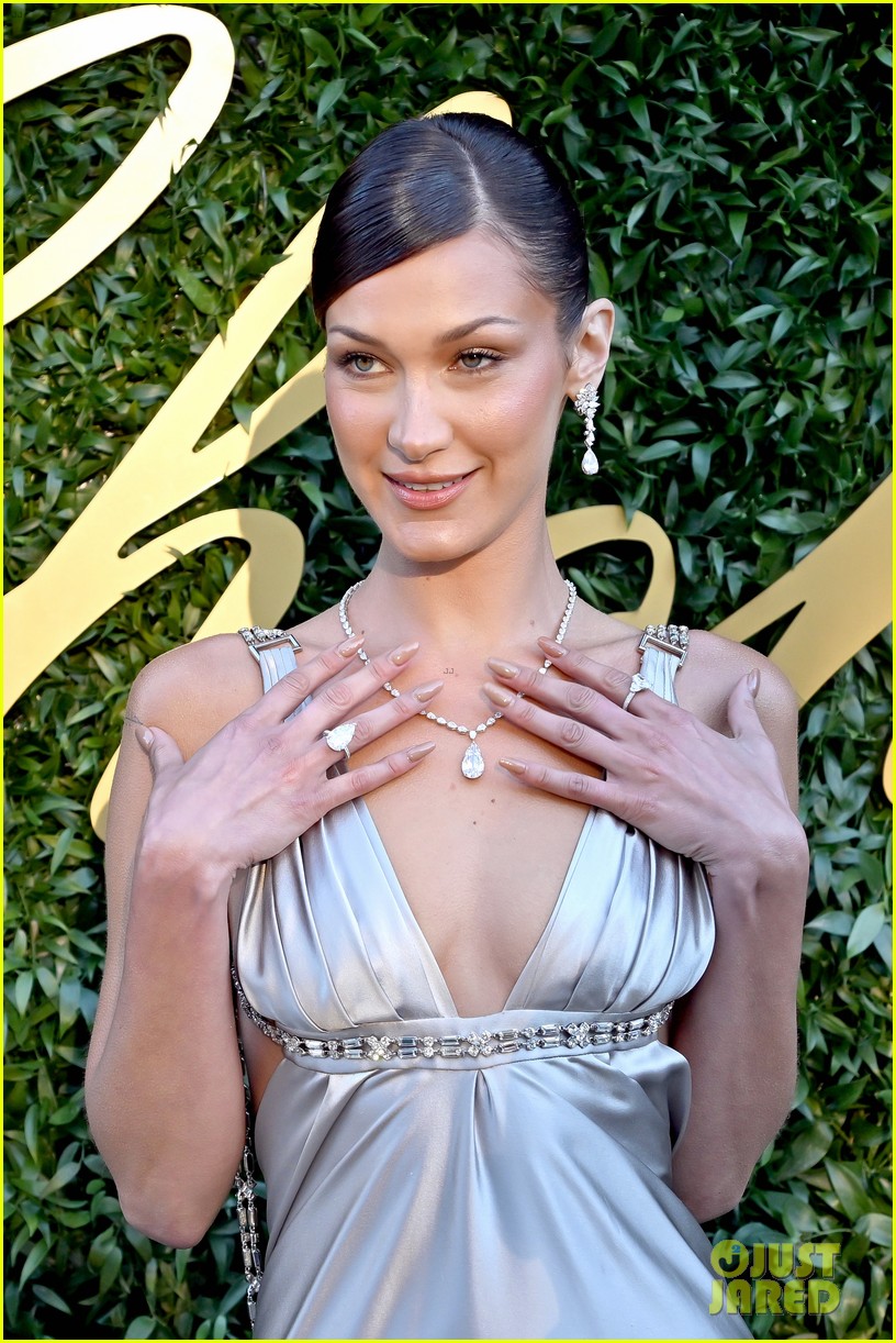 Bella Hadid, Diane Kruger, & Demi Moore Enjoy a Fairytale Dinner with