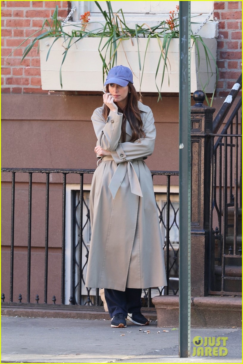 Dakota Johnson Sports Trenchcoat & Baseball Hat on 'Materialists' Set in NYC: Photo 5045385 | Dakota Johnson, Materialists Photos - Vimarsana News