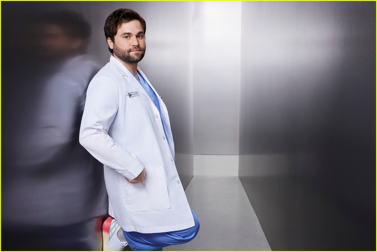 Jake Borelli to Leave 'Grey's Anatomy' Next Season, Reason for Big Cast