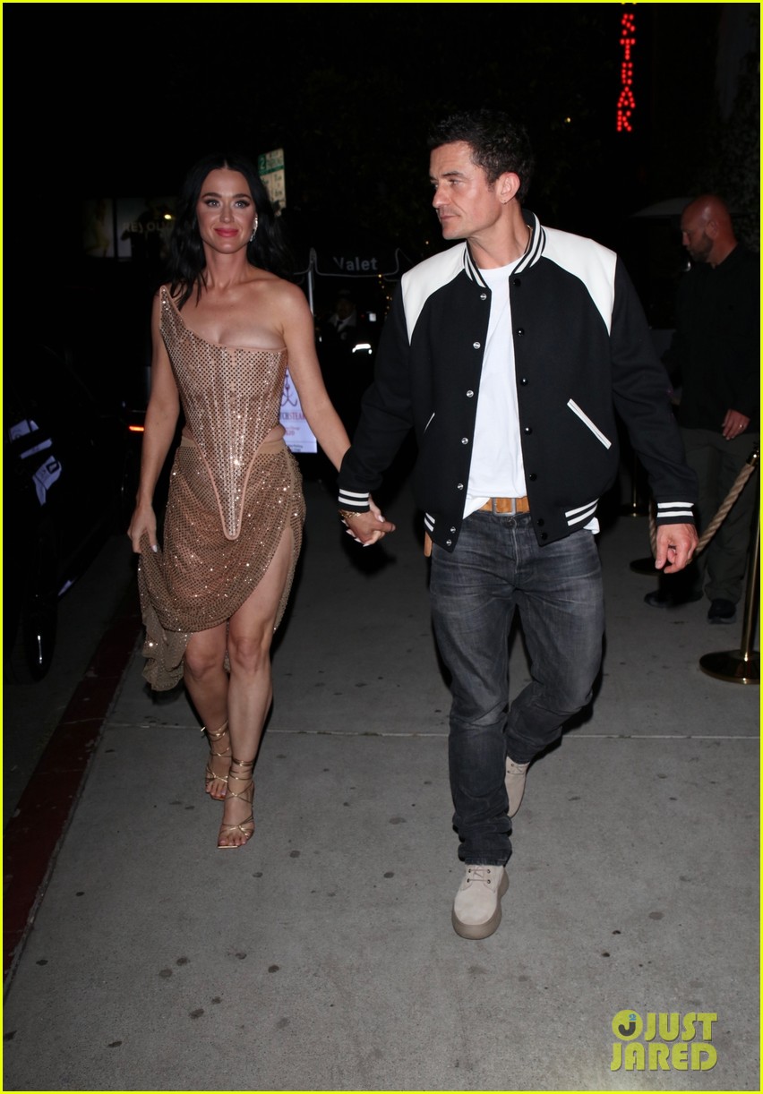 Katy Perry Holds Hands With Orlando Bloom While Leaving 'American Idol