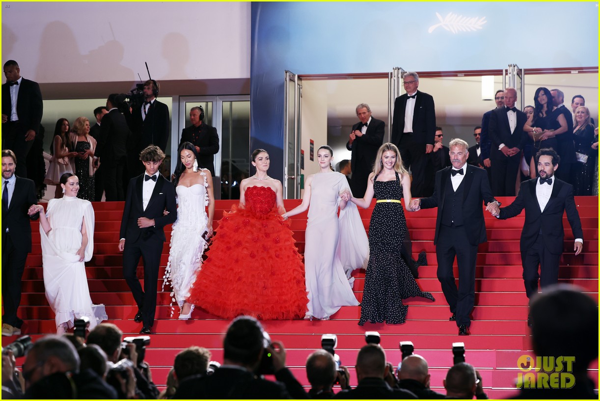 Kevin Costner & Sienna Miller Bring Their Families to 'Horizon