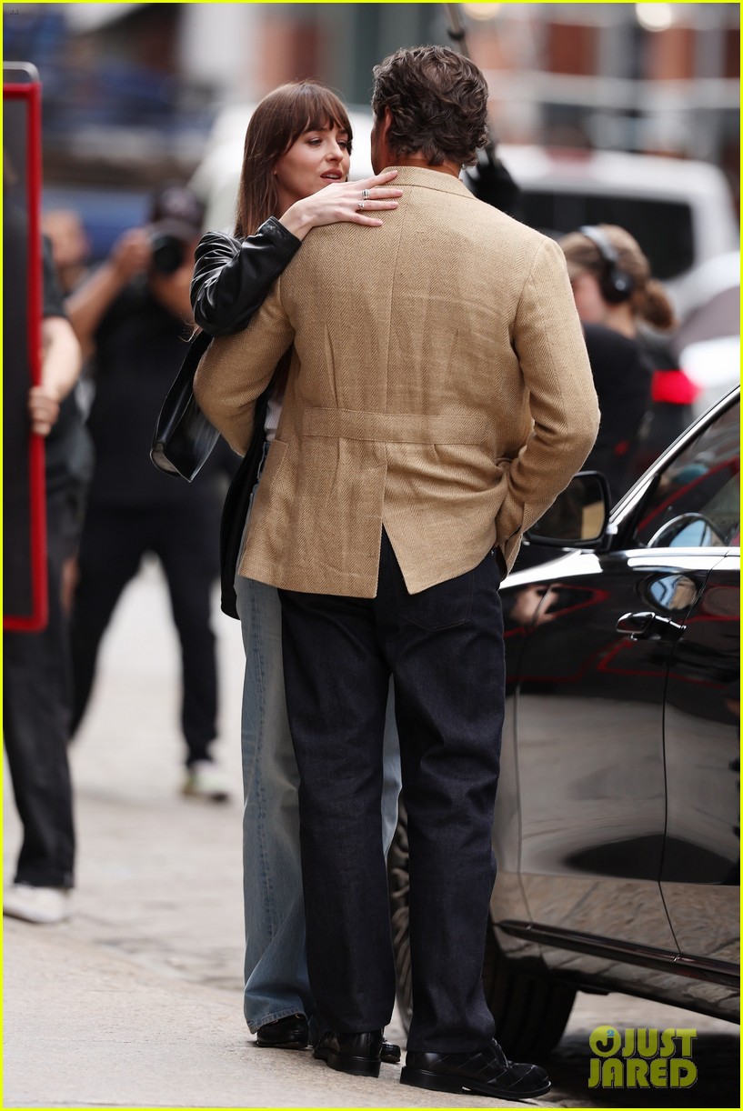 Dakota Johnson & Pedro Pascal Film Steamy Kissing Scene for 