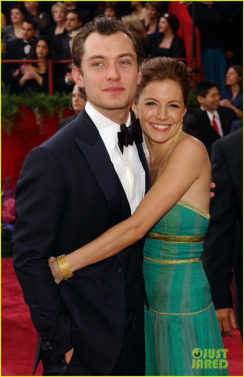 Sienna Miller Reflects on 'Chaos' from Attention on Her Relationship with Jude Law: Photo 5044695 | Jude Law, Sienna Miller Photos - Vimarsana News