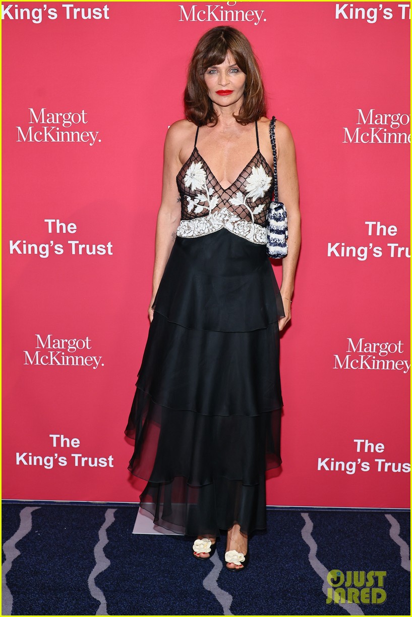 Chrissy Teigen, Emily Ratajkowski, Irina Shayk Dress to Impress at King(02)