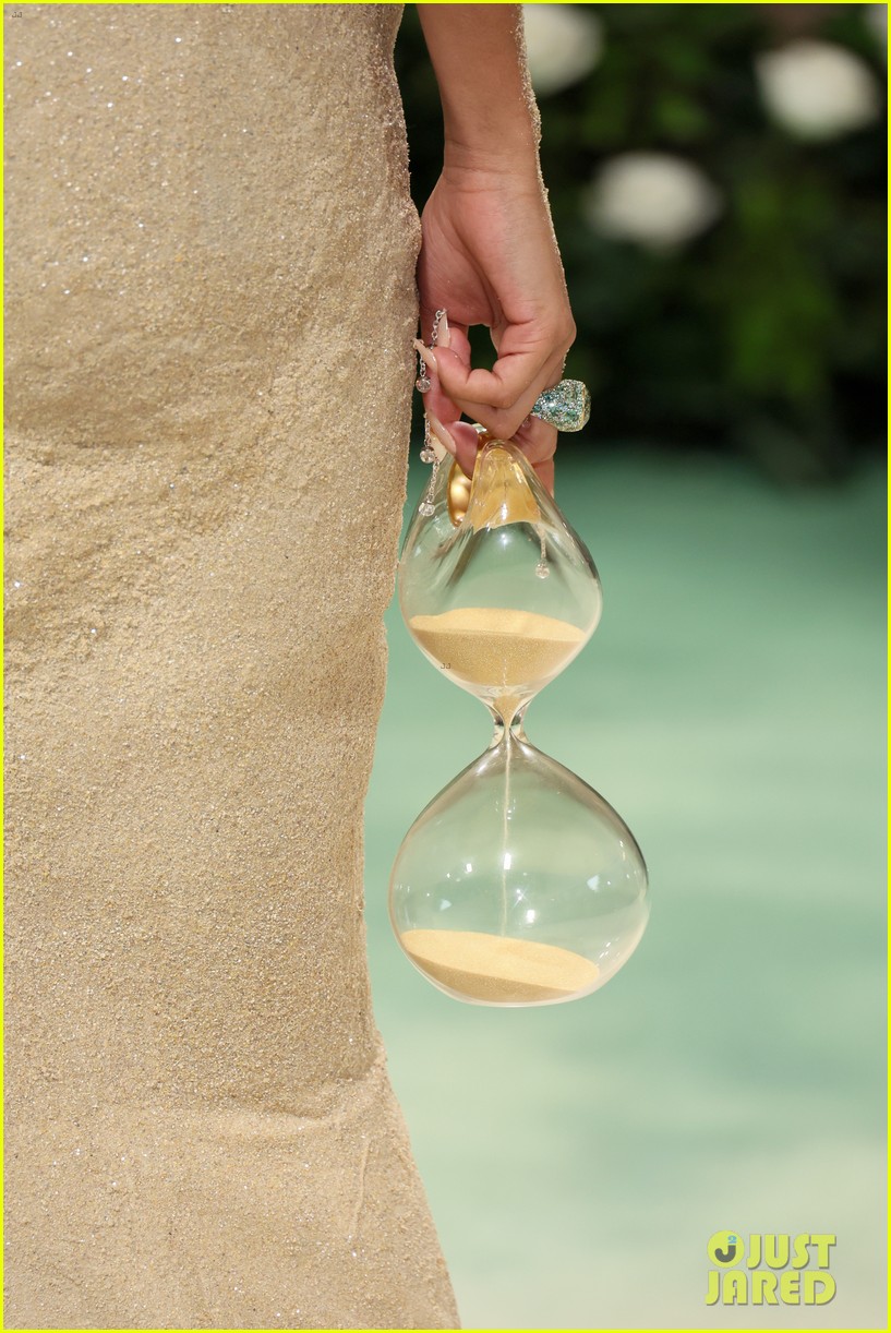 Watch Tyla's Sand Gown Get Cut Into a MiniDress During Met Gala 2024