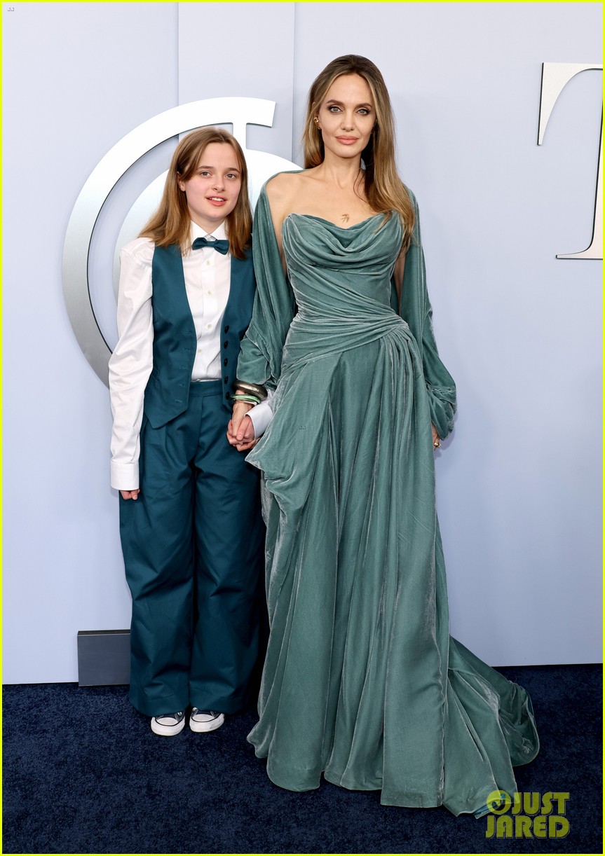 FirstTime Tony Nominee Angelina Jolie Brings Daughter Vivienne as Her(02)