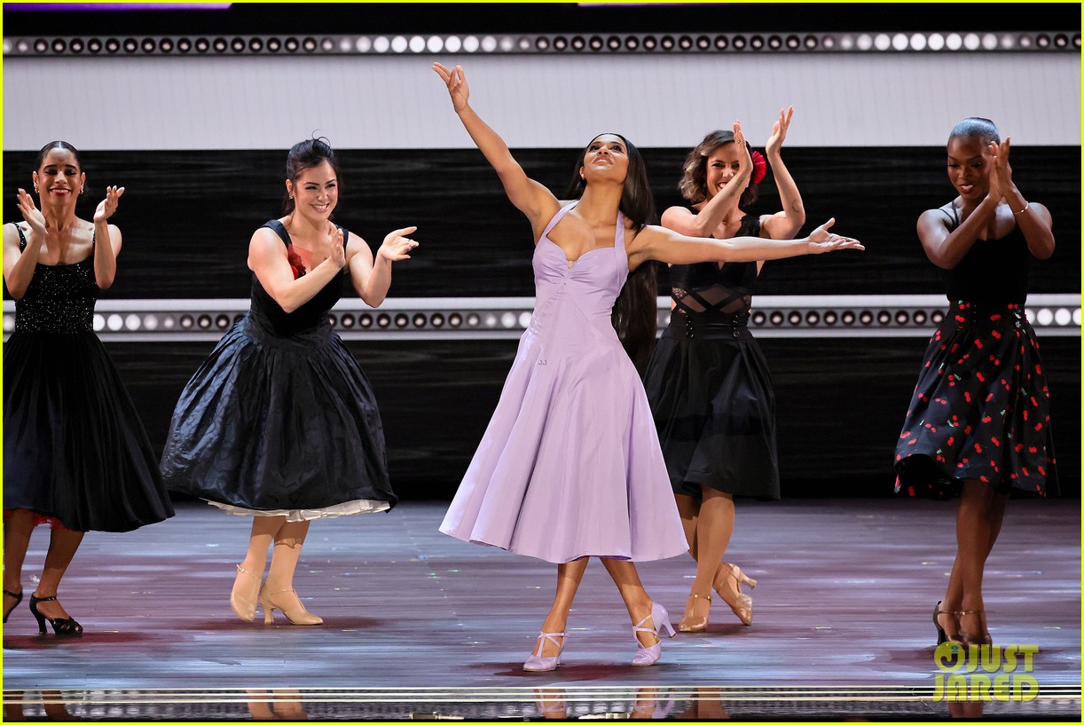 Ariana DeBose Recreates OscarWinning 'West Side Story' Performance For
