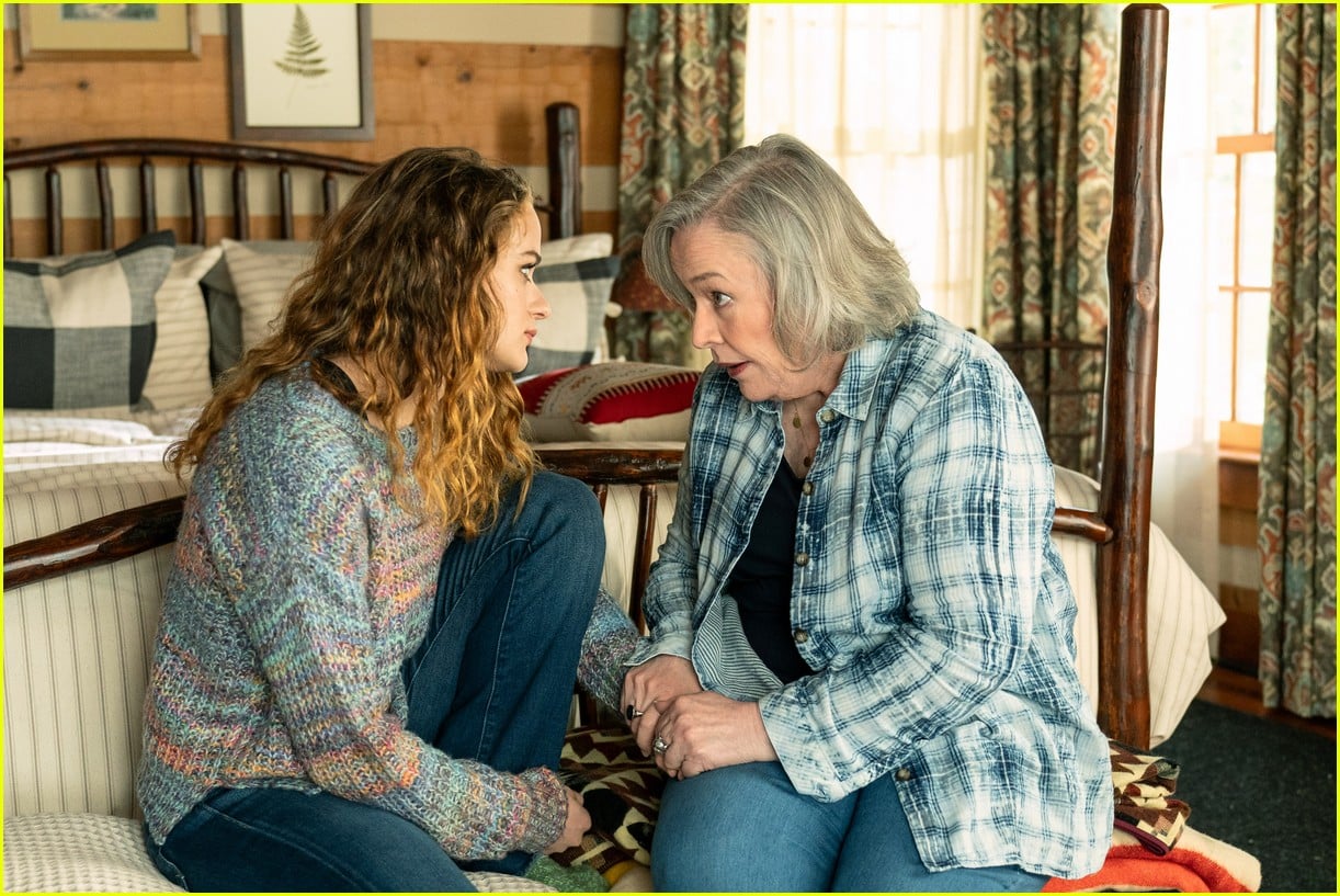 Zac Efron Shares Incredible BehindtheScenes Look at Joey King's Face