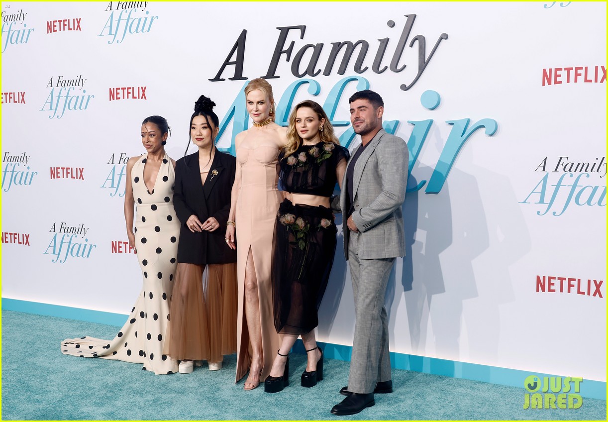 Nicole Kidman & Zac Efron Sandwich In Joey King at 'A Family Affair