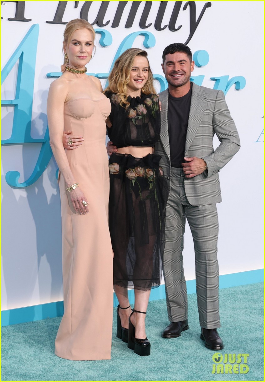 Nicole Kidman & Zac Efron Sandwich In Joey King at 'A Family Affair