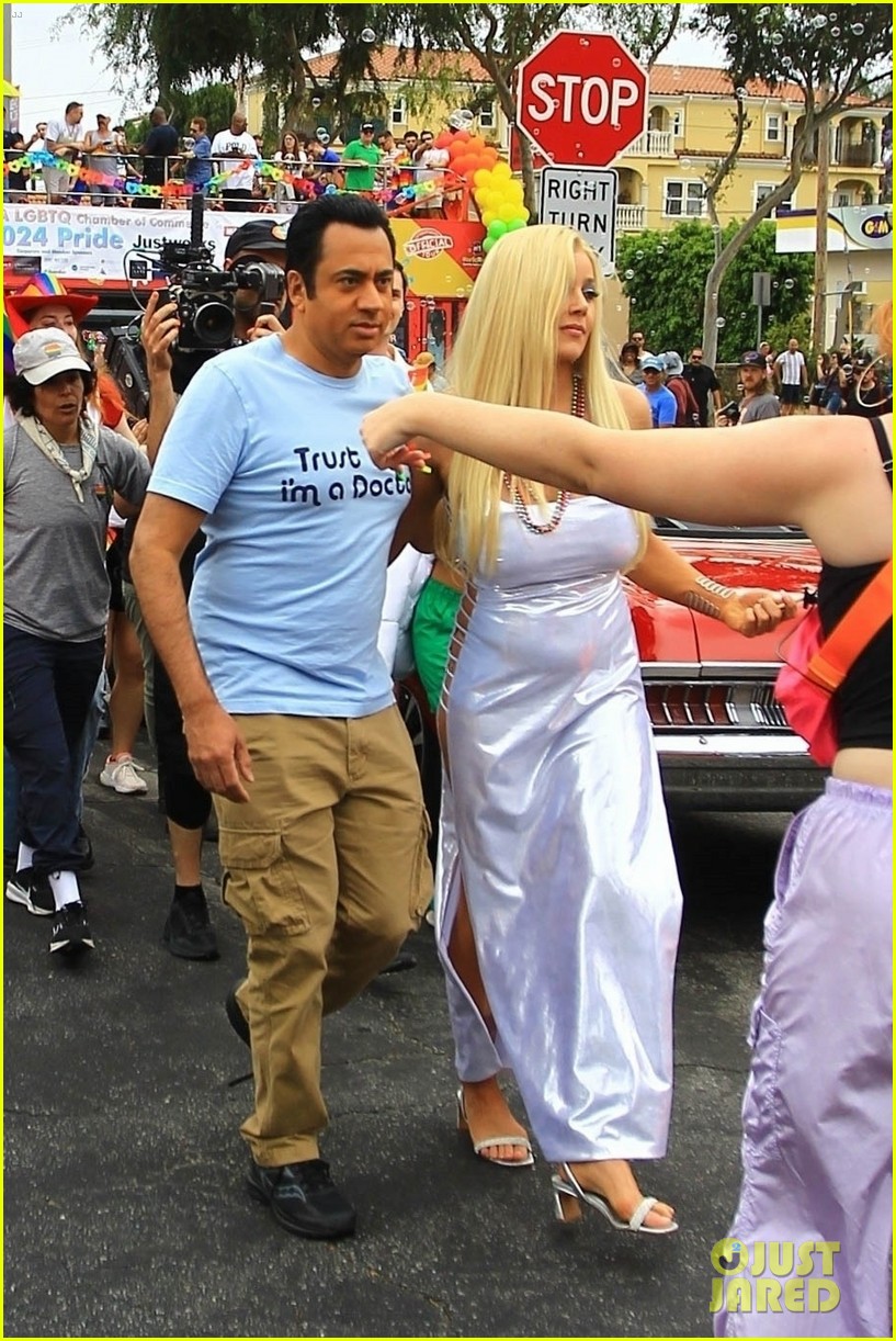 Kal Penn & Abbie Cornish Film Anna Nicole Smith Movie 'Trust Me, I'm a