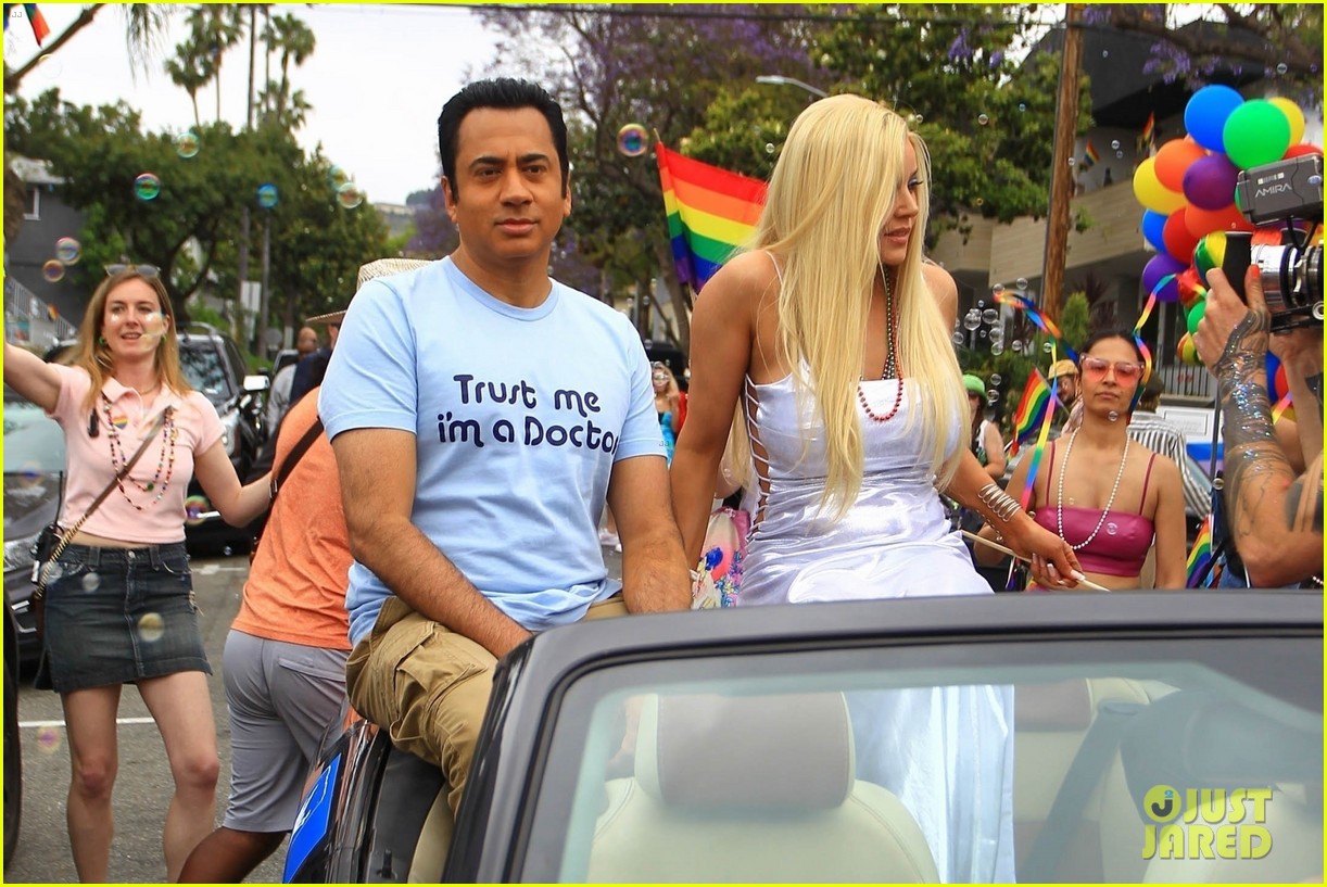 Kal Penn & Abbie Cornish Film Anna Nicole Smith Movie 'Trust Me, I'm a