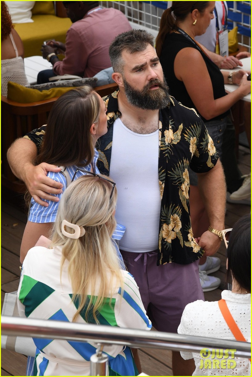 Travis Kelce Along with Brother Jason Kelce & Wife Kylie Enjoy Day Out