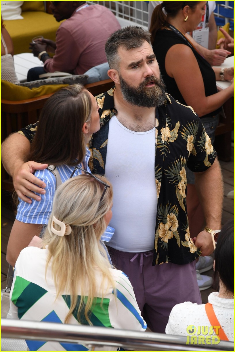 Travis Kelce Along with Brother Jason Kelce & Wife Kylie Enjoy Day Out