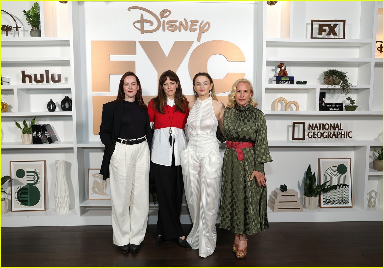 Photo joey king fyc arquette fest 2024 59 Photo 5046446 Just Jared(02)