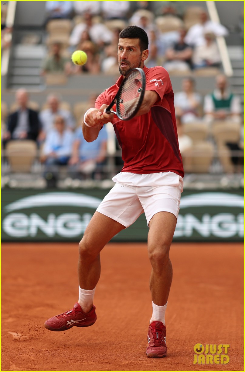 Novak Djokovic Withdraws from French Open 2024 Due to Injury: Photo