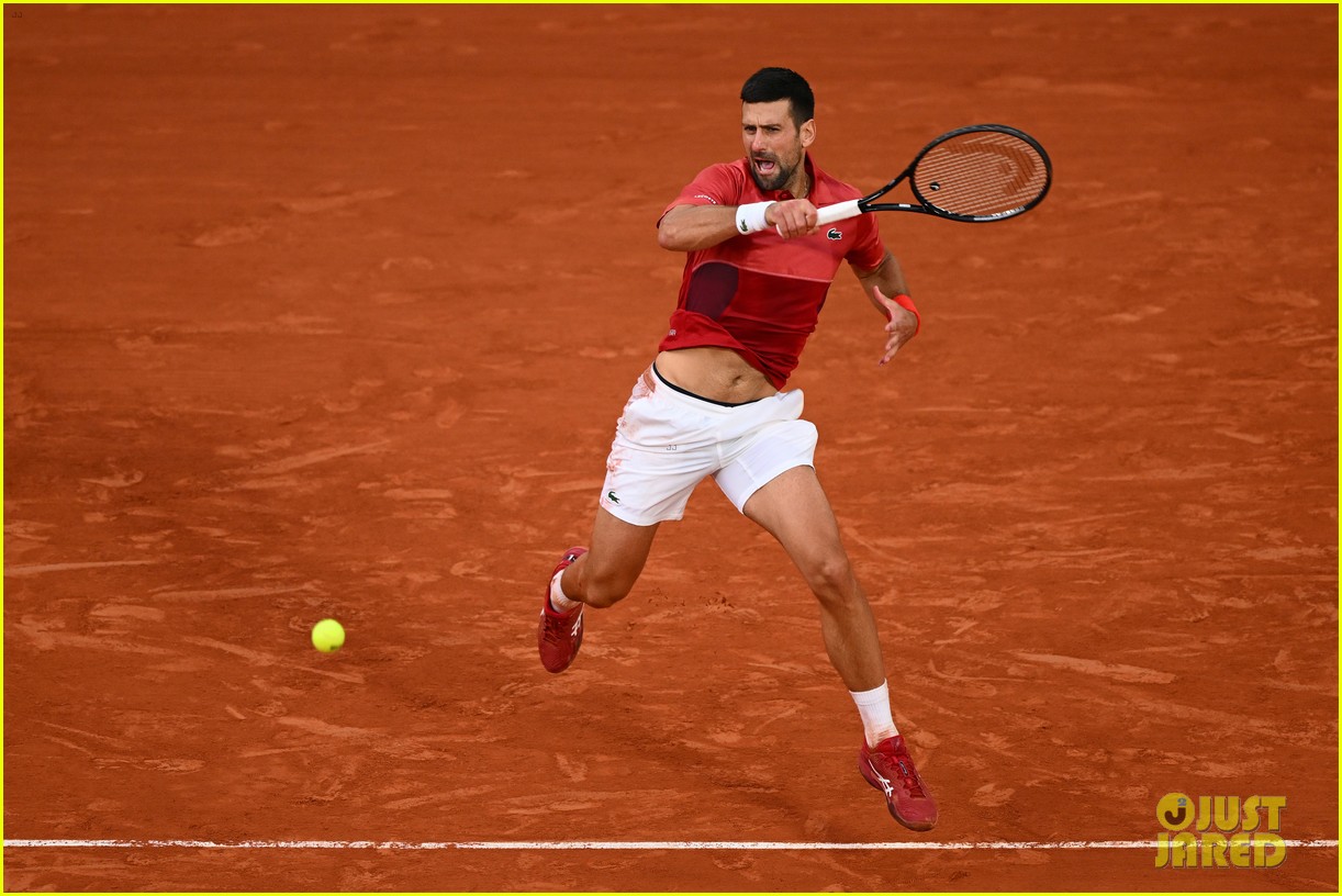 Novak Djokovic Withdraws from French Open 2024 Due to Injury: Photo