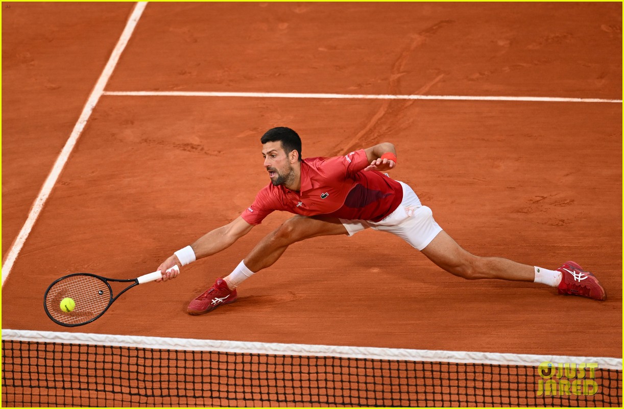 Novak Djokovic Withdraws from French Open 2024 Due to Injury: Photo
