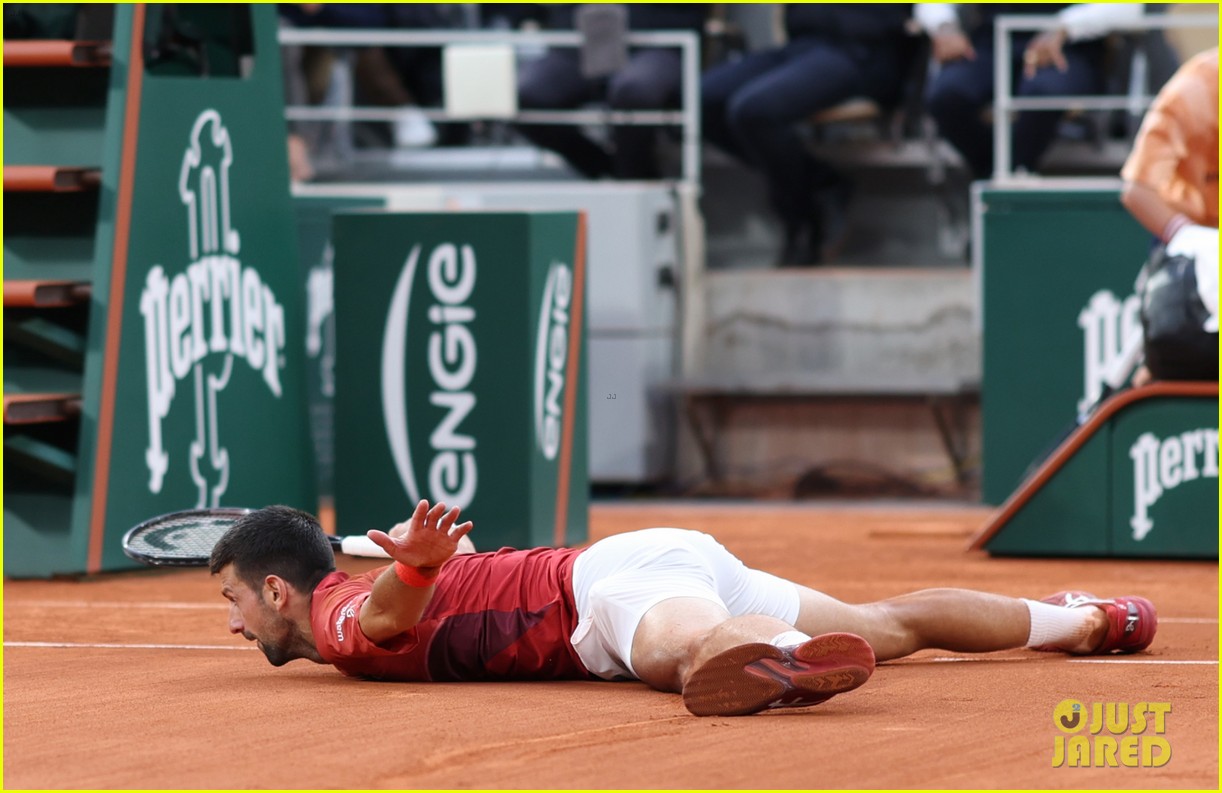 Novak Djokovic Withdraws from French Open 2024 Due to Injury: Photo