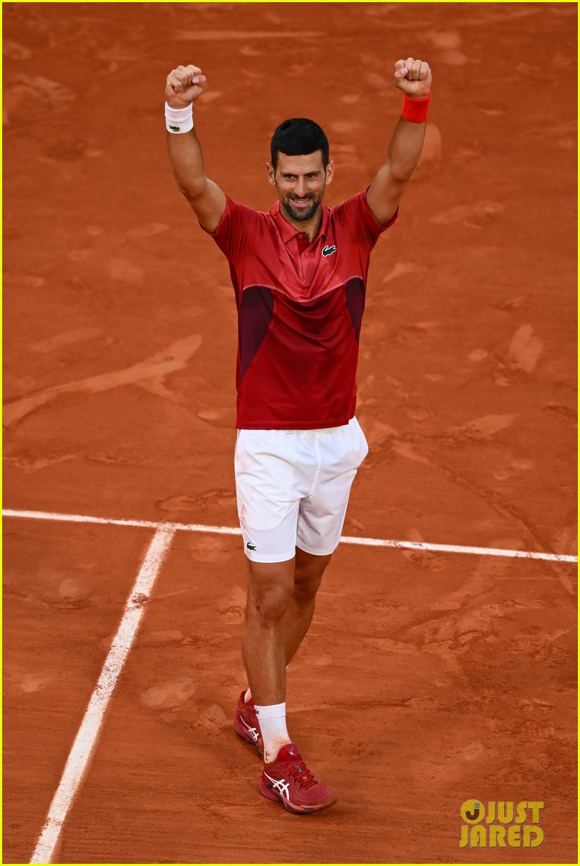 Novak Djokovic Withdraws from French Open 2024 Due to Injury: Photo