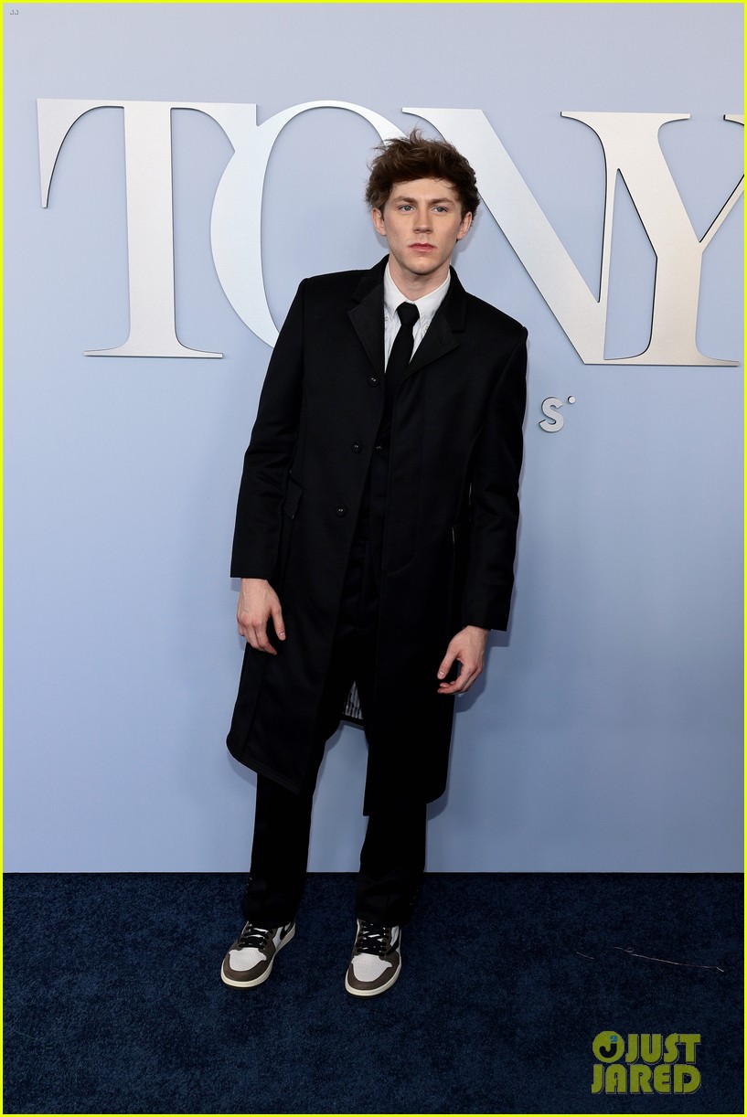 39 The Outsiders 39 Musical Star Brody - The Outsiders Cast Tony Awards Carpet 14