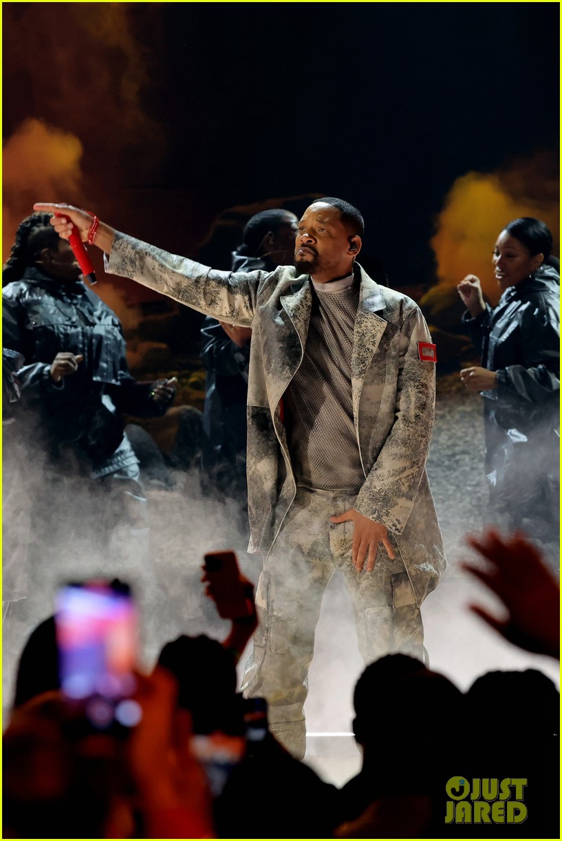 Will Smith Gives Fiery Performance of New Single 'You Can Make It' at