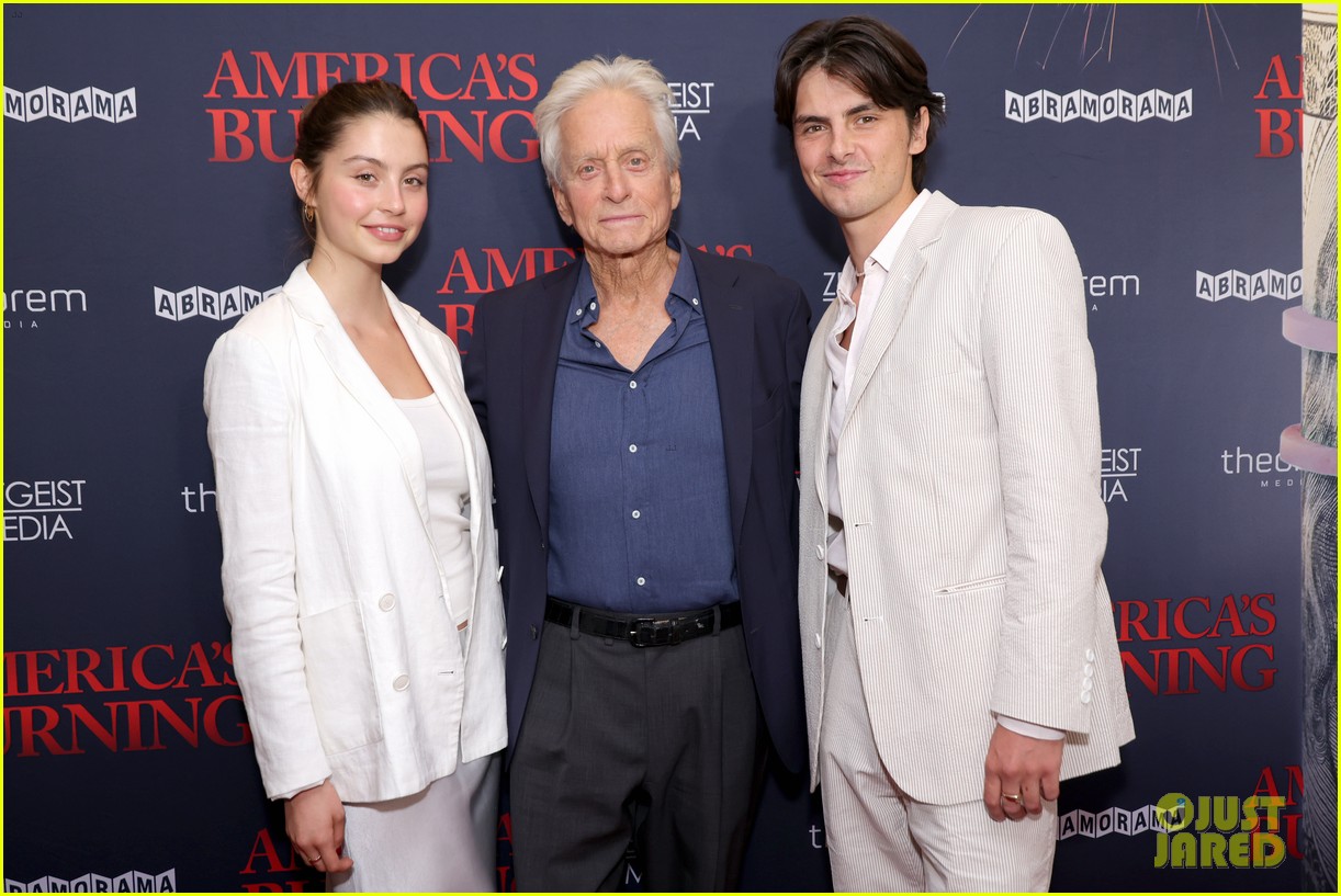 Michael Douglas Brings Kids Carys & Dylan to ‘America’s Burning