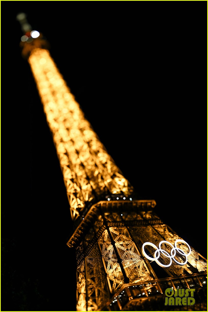 The Moon Lines Up Perfectly with Eiffel Tower's Olympic Rings, Photos