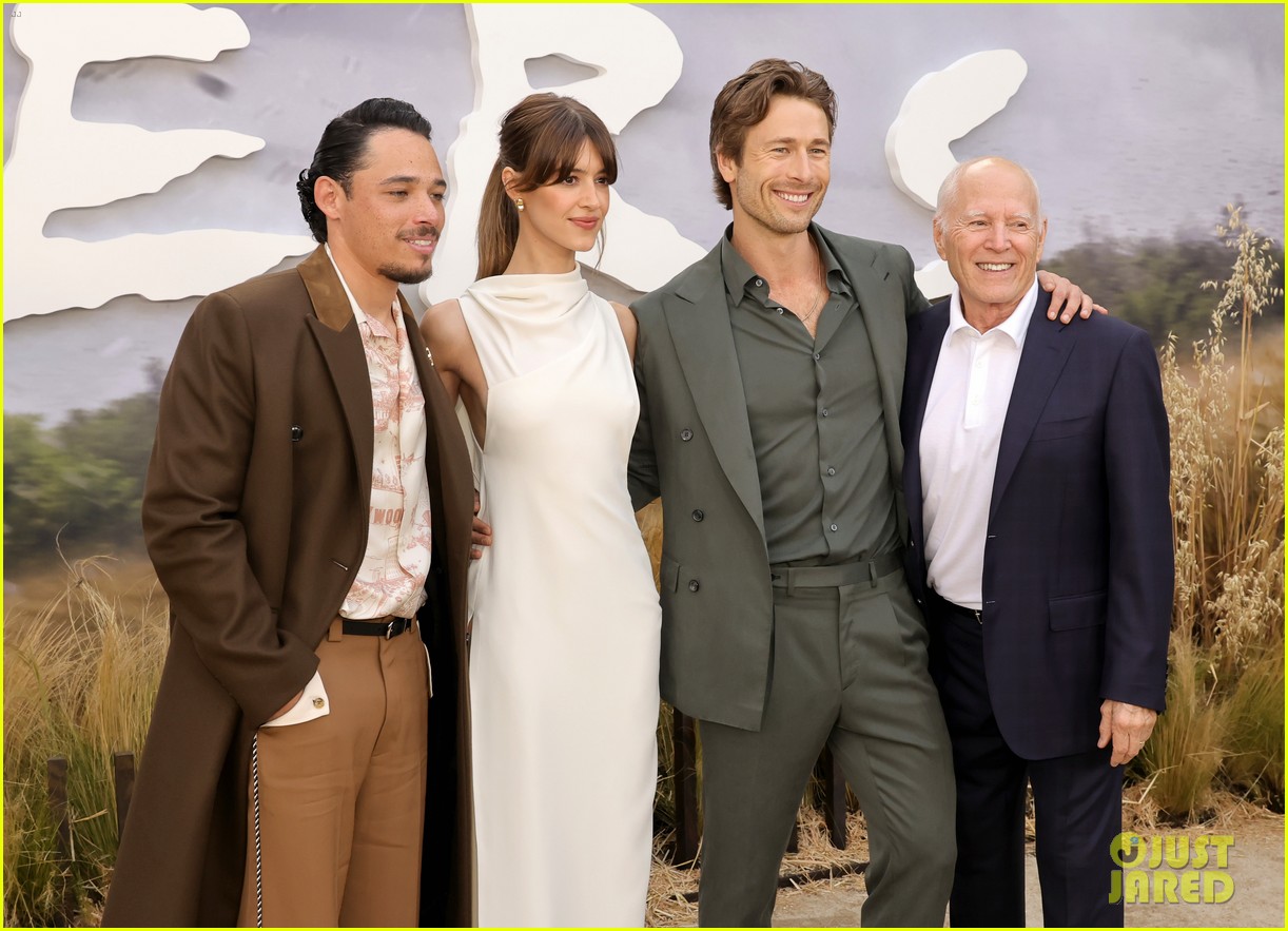 Glen Powell Brings His Dog to &lsquo;Twisters&rsquo; Premiere with Daisy Edgar