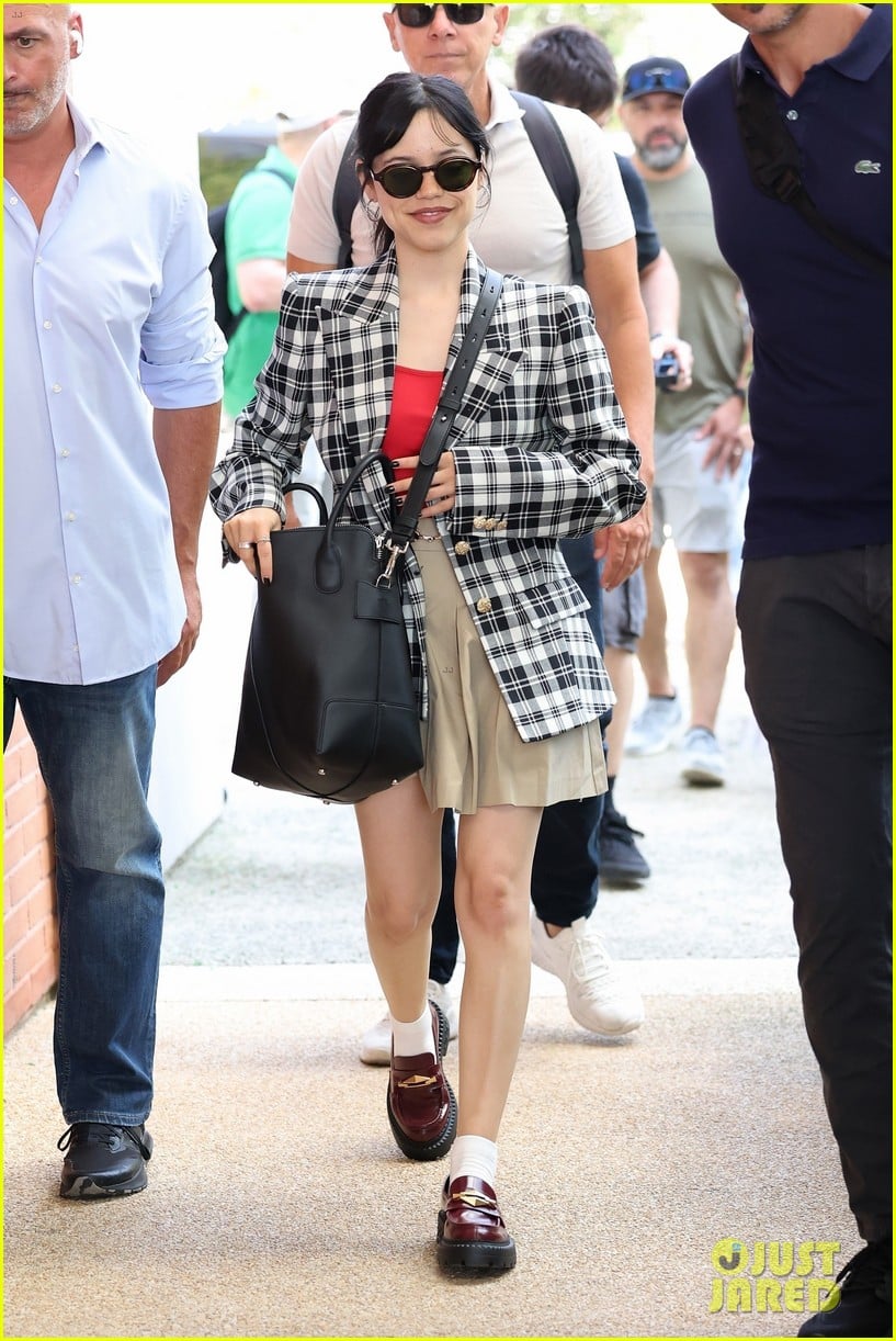 'Beetlejuice Beetlejuice' Stars Jenna Ortega, Winona Ryder, & Monica