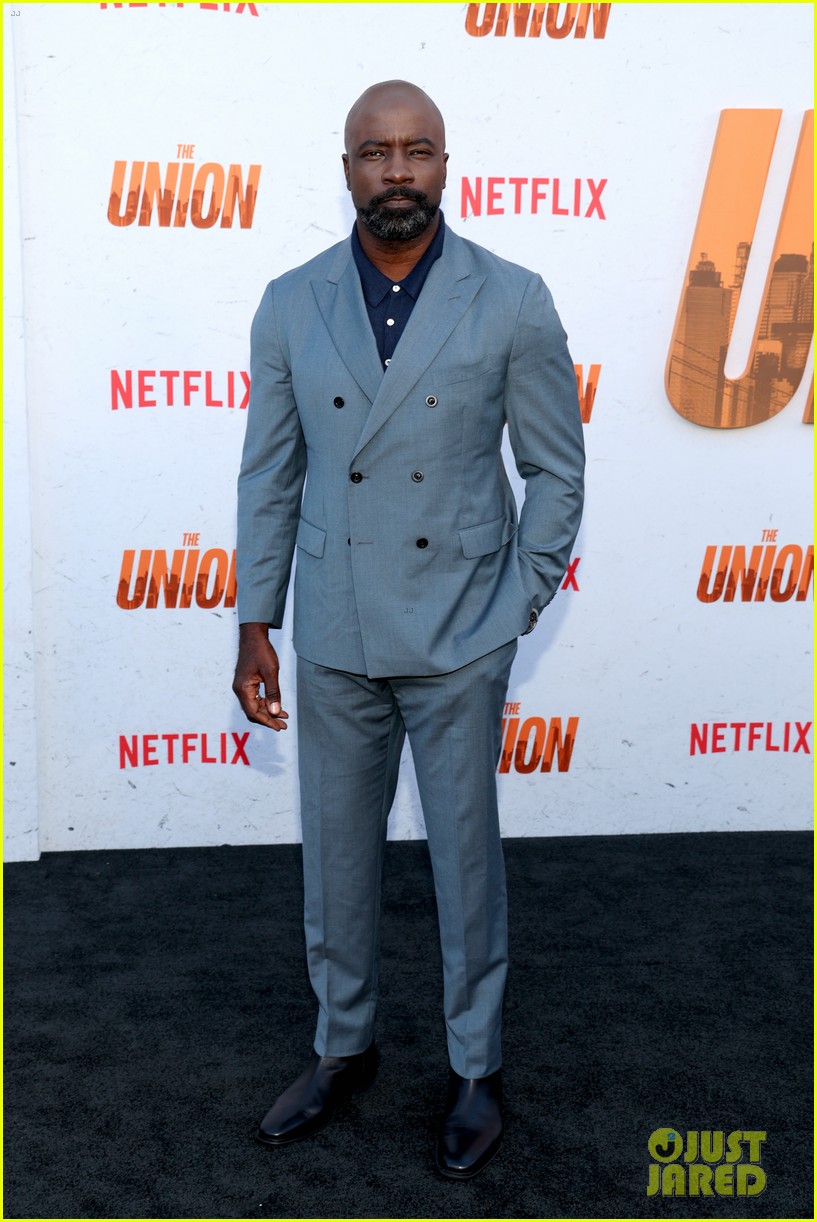 Halle Berry Wears Daring Sheer Dress at 'The Union' Premiere with Mark(02)