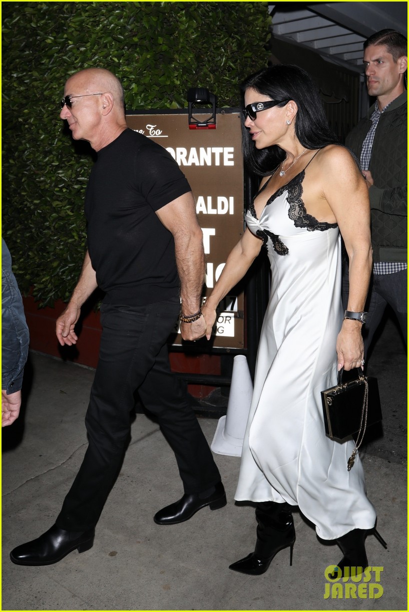 Kris Jenner & Corey Gamble Double Date with Jeff Bezos & Lauren Sanchez