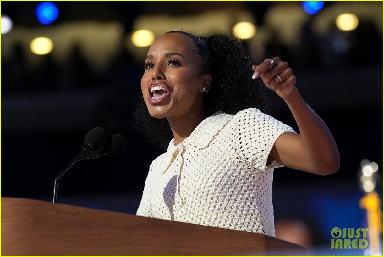 'Scandal' Stars Kerry Washington & Tony Goldwyn Share Adorable On Stage