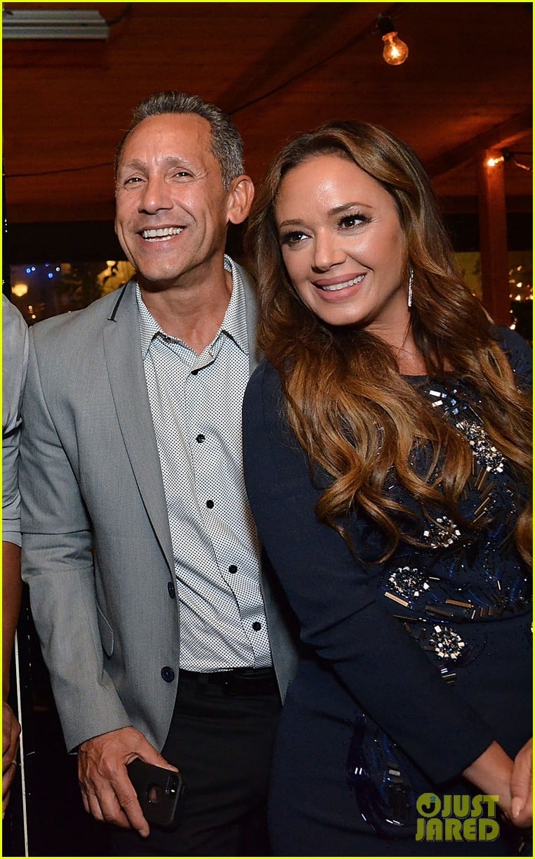 Leah Remini & Angelo Pagan Split, Announce They're Divorcing After 21(02)