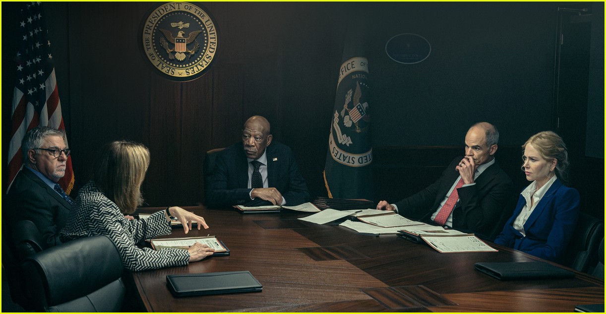 Zoe Saldana & Nicole Kidman Get Down to Business in 'Lioness' Season 2