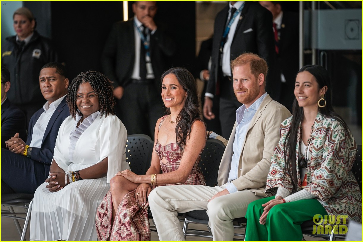 Meghan Markle & Prince Harry Kick Off Tour of Colombia Photos