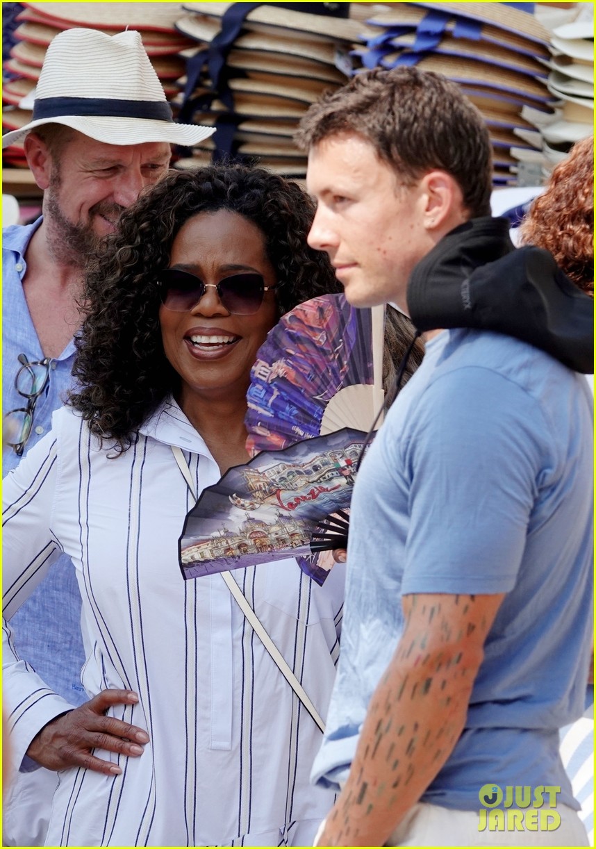 Oprah Winfrey & Gayle King Spotted Vacationing with Broadway Actor ...