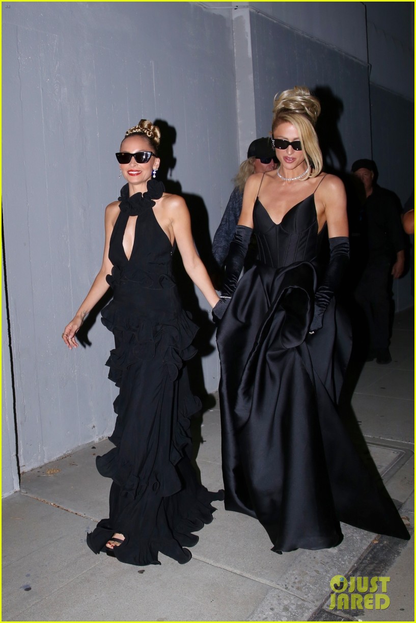 Paris Hilton & Nicole Richie are Glam BFFs While Filming for 'Simple