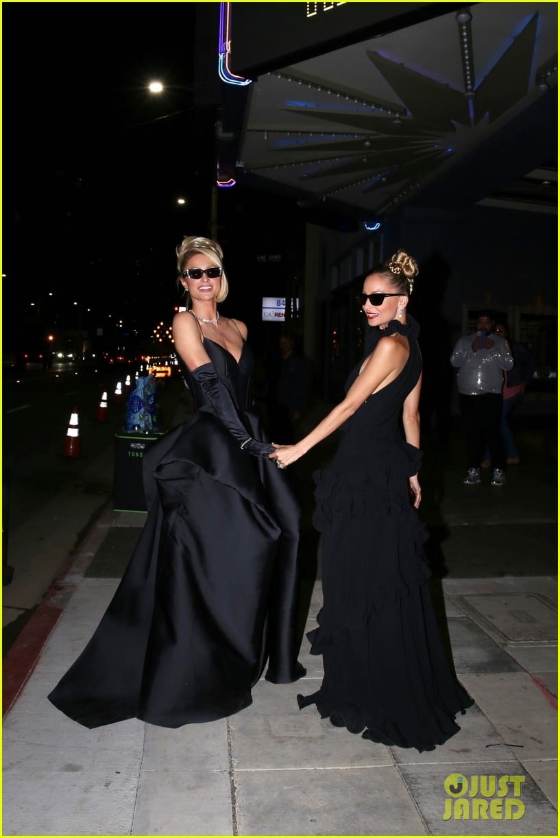 Paris Hilton & Nicole Richie are Glam BFFs While Filming for 'Simple(01)