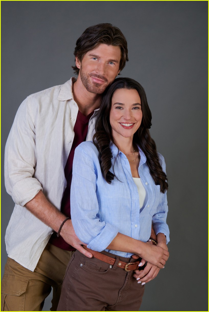 Rhiannon Fish & Christopher Russell Bare Hot Bodies in New Hallmark