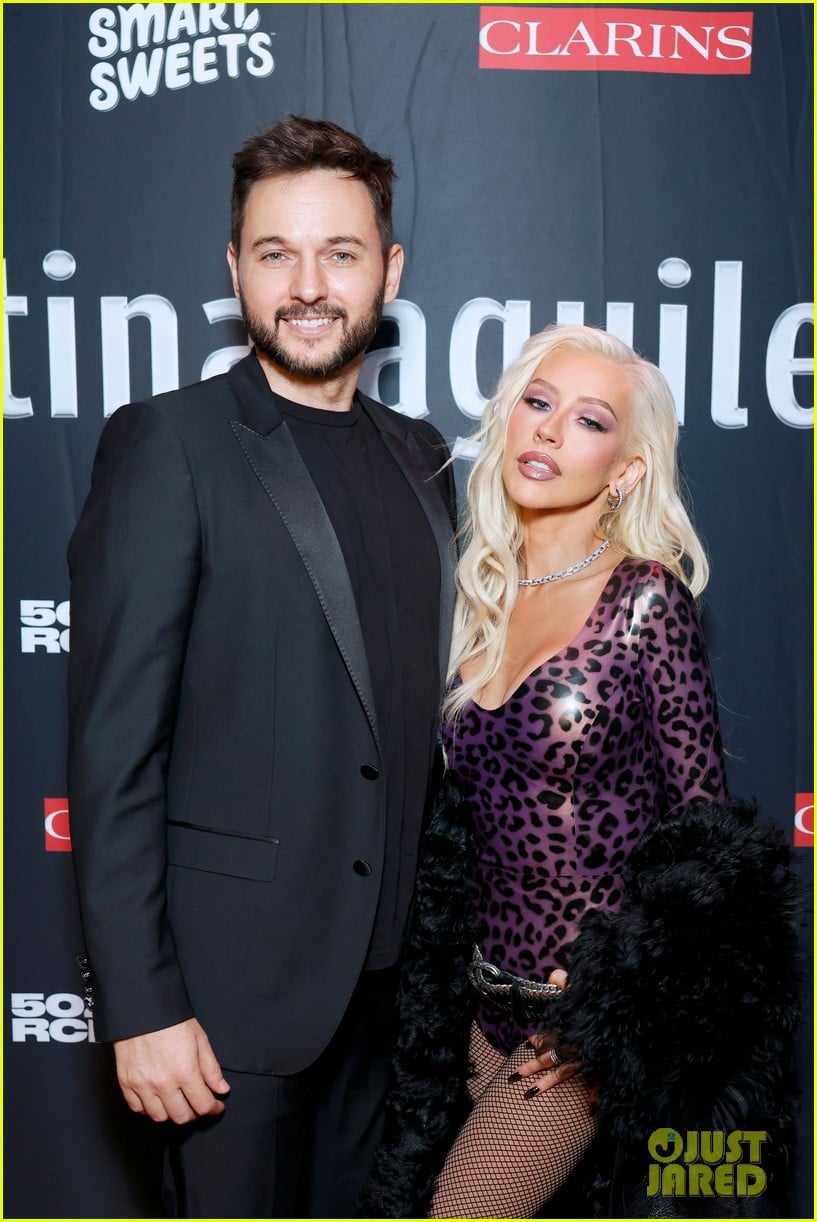 Christina Aguilera Celebrates Debut Album's 25th Anniversary at L.A(01)