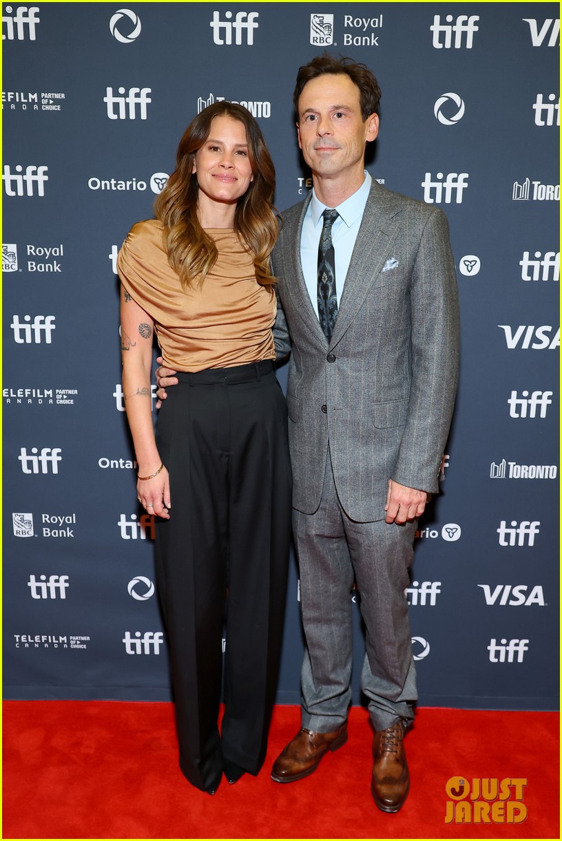 Amy Adam's 14YearOld Daughter Aviana Makes Red Carpet Debut at