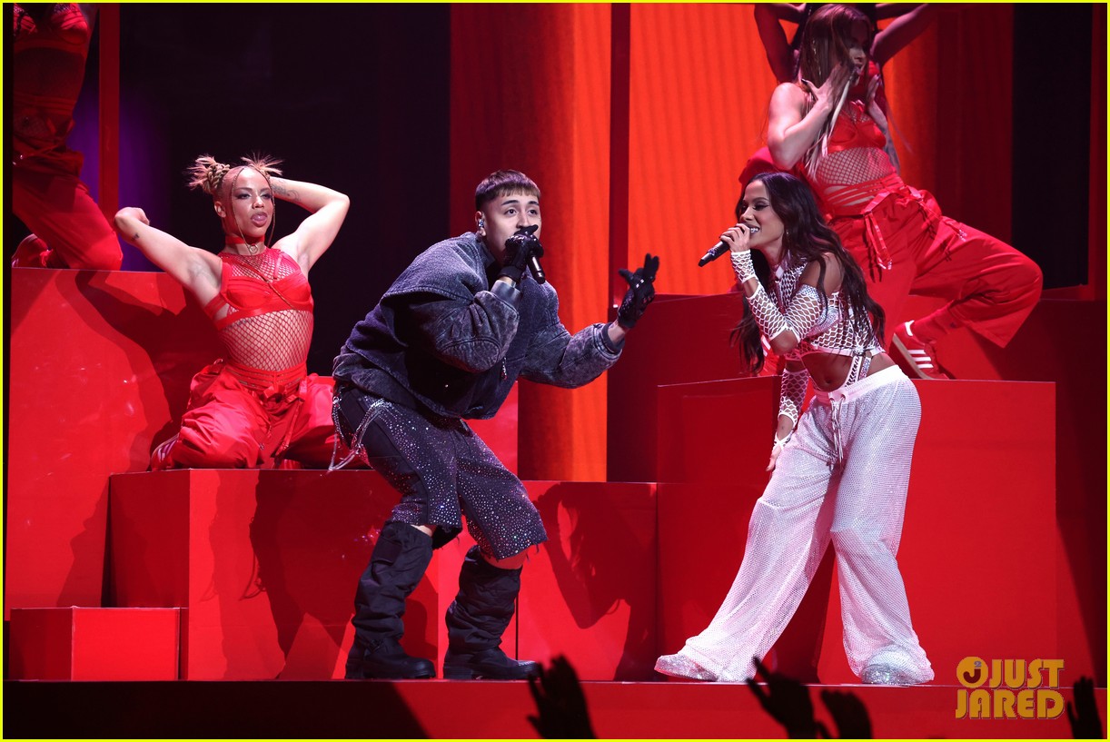 Anitta Debuts 
