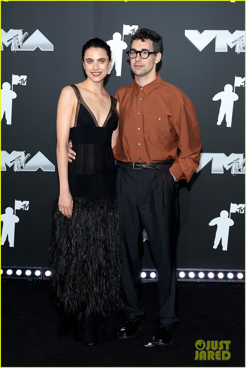 Jack Antonoff & Wife Margaret Qualley Make Rare Red Carpet Appearance