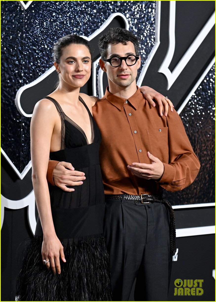 Jack Antonoff & Wife Margaret Qualley Make Rare Red Carpet Appearance