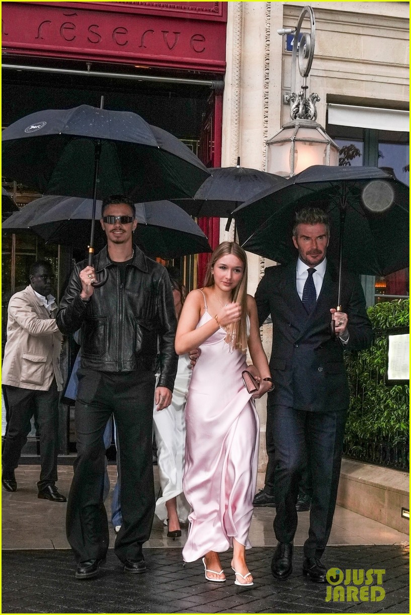 Victoria Beckham's Full Family, Including All 4 Kids, Support Her at