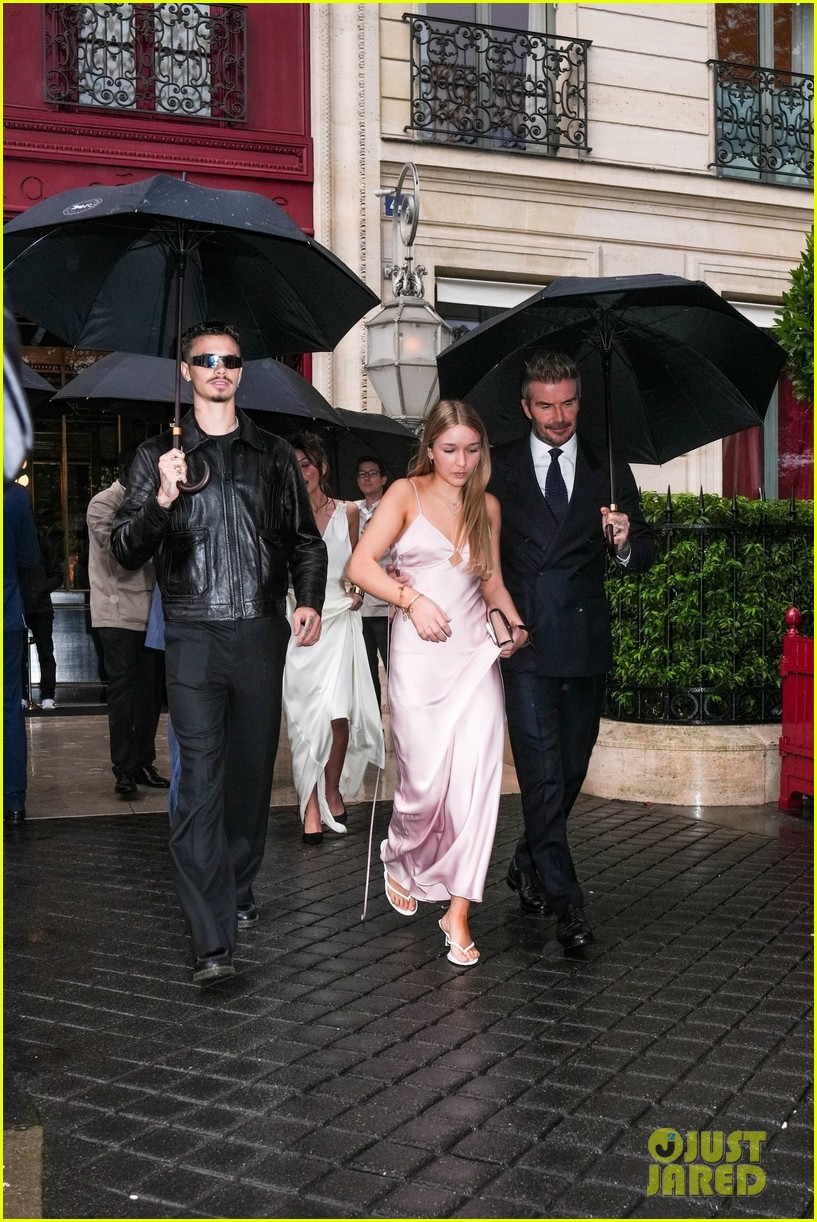 Victoria Beckham's Full Family, Including All 4 Kids, Support Her at