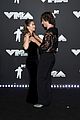 benson boone kisses girlfriend maggie thurmon on mtv vmas carpet 01