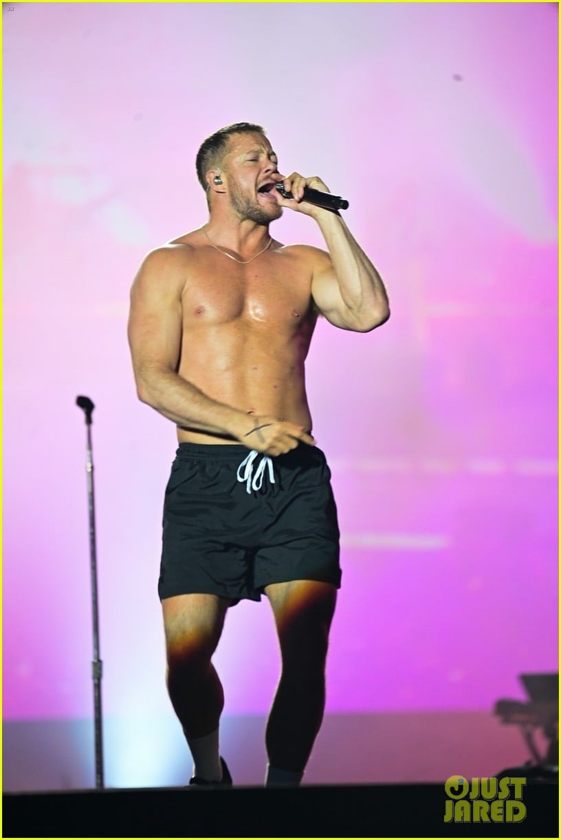 Imagine Dragons' Dan Reynolds Goes Shirtless, Bares Buff Body During