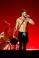 dan reynolds shirtless rock in rio 05